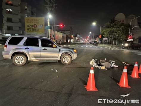 高雄男開車疑闖紅燈！24歲女騎士遭撞頭重創 搶救4天宣告不治 Ettoday地方新聞 Ettoday新聞雲