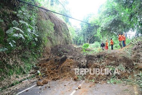 Jalur Wisata Kolonel Masturi Bandung Barat Rawan Kecelakaan Republika