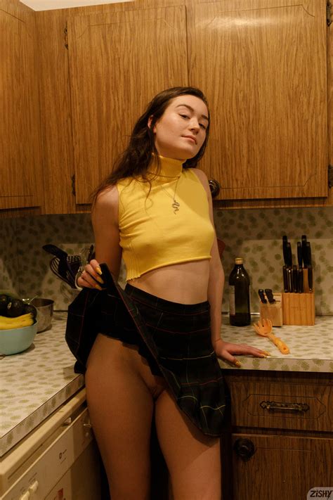 Slim Babe Amateur Iliza Monteforte Flaunts Her Incredible Ass And Small Tits CoedCherry