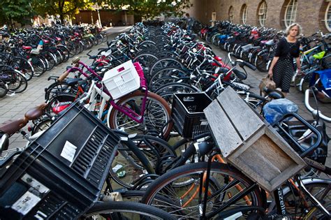 Route 37 Schedule: Amstelstation to Station Noord Transit 13