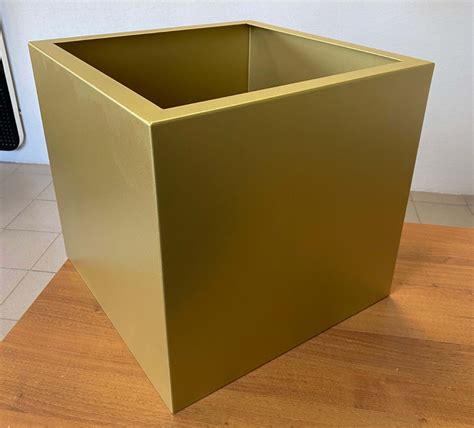 Кашпо для цветов из металла — Компания «Латоника»