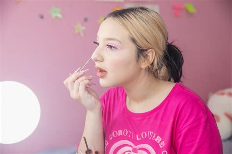 Belle Belinha, fã de Melanie Martinez, monta guia para entender cabelo