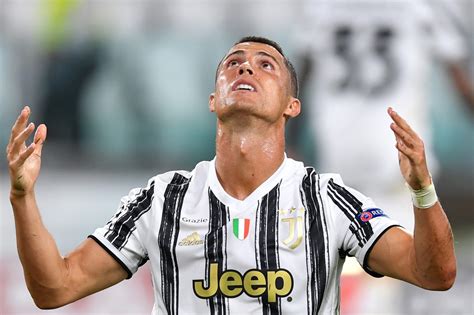 Ronaldo Contro Papa Storie Di Calcio Raccontate D 3