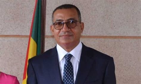 Presidente de São Tomé e Príncipe na Praia para uma visita de quatro