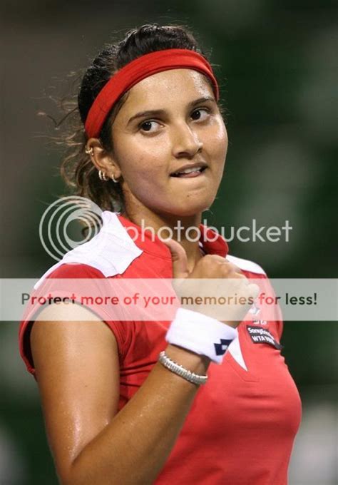 Sania Mirza In Action Hot Boobs Free Indain Actress Girls Images Pictures