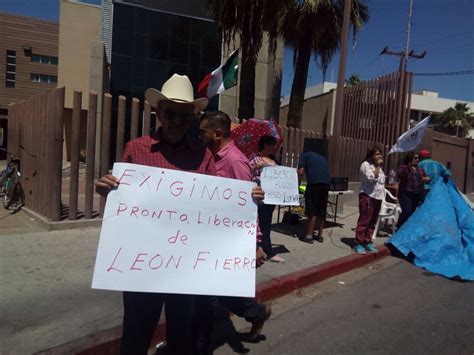 Protesta Mexicali Resiste por detención de León Fierro Semanario ZETA