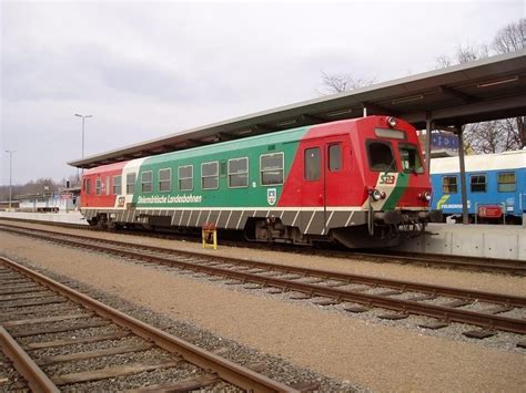 Dieseltriebwagen VT51 (5047 401-4) der STLB im Bahnhof Gleisdorf (Stmk ...