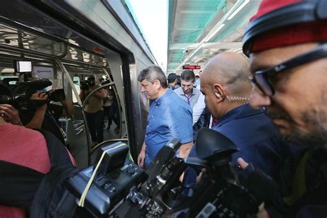 Governador Tarcísio de Freitas participa de inauguração de novo trem