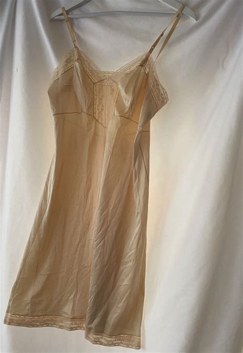 Vanity Fair Beige Full Slip Vintage Vanity Fair Lace Gem