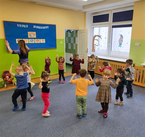 Zesp Edukacyjny W Trzcielu Przedszkole Bajkowe Zaj Cia Taneczne