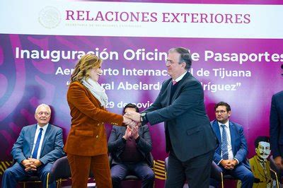 Saganoticias INAUGURAN EBRARD Y DEL PILAR OFICINA DE PASAPORTES