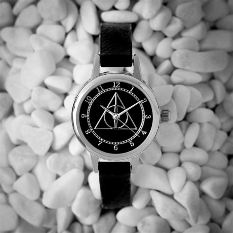 Harry Potter - Deathly Hallows Wristwatch | Elbenwald