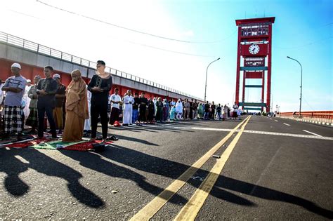 Foto Potret Salat Idul Fitri H Di Palembang