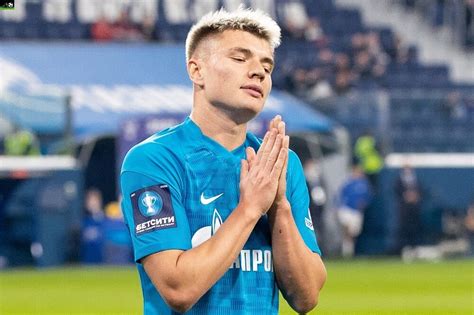 "Зенит" не укладывается в лимит, как изменят команду Нино и Артур ...