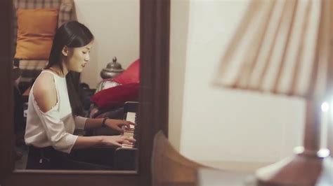 Hot girl cover Em gái mưa ngọt ngào đang gây sốt là ai