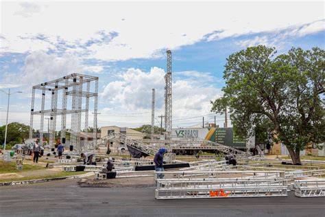 Contagem Regressiva Palco Da Festa Da Virada Na Praia Da Graciosa Em