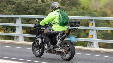 Bộ đôi naked bike KTM Duke và KTM Duke sẽ có ngoại hình hoàn toàn mới