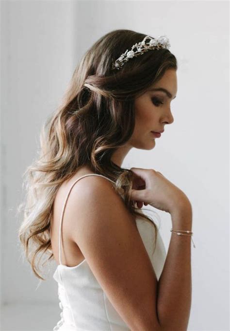 Top 8 wedding hairstyles for bridal veils