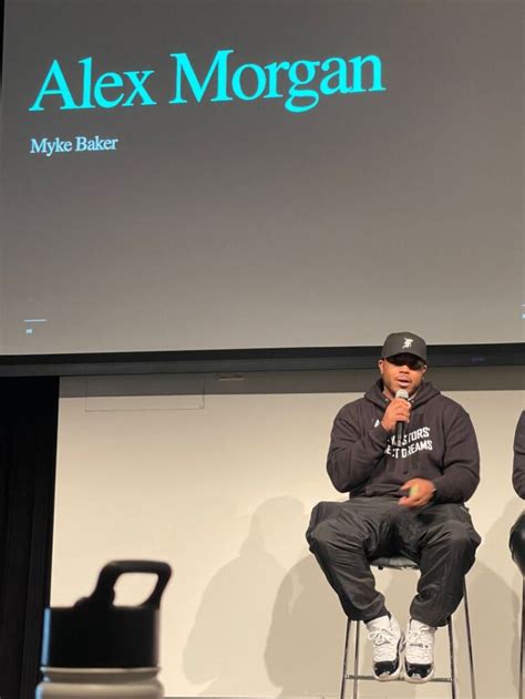 4 Hot Sexy Shanda Shepherd Bikini Pics