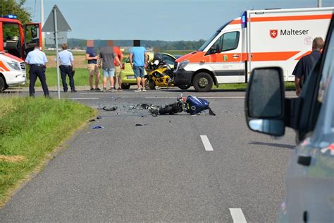 Tödlicher Unfall In Erftstadt Motorradfahrer Kommt Bei Kollision Ums