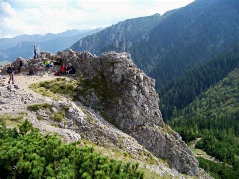 Na szlakach górskich i niegórskich Tatry Dolina Białego Sarnia Skała