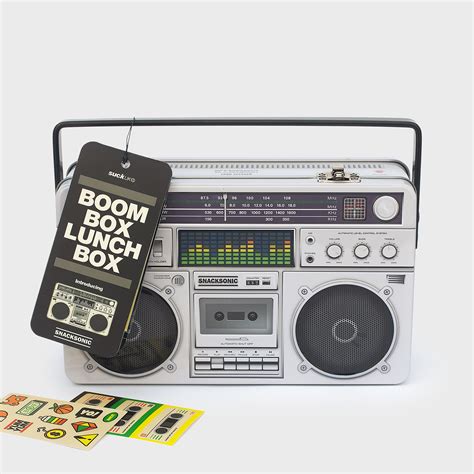 Boombox Lunch Box : Carry your snacks in a retro ghetto blaster.