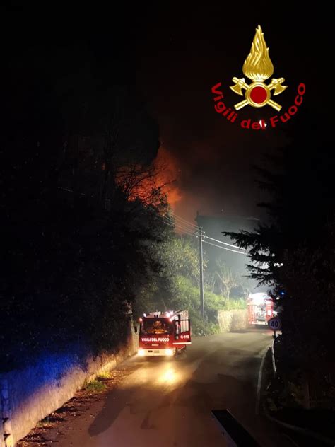 Santagata Militello Incendio Sulle Colline Vigili Del Fuoco Impegnati