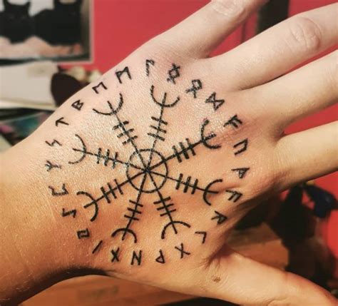 Tatuagens vikings 44 imagens e significados Dicionário de Símbolos