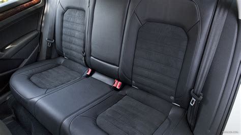 Volkswagen Passat TDI SEL (2013) | Interior Rear Seats