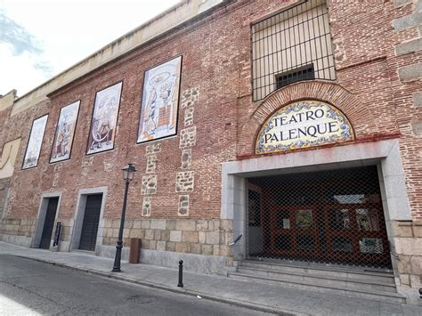 Talavera Ampl A Su Patrimonio Cer Mico Al Aire Libre En El Teatro