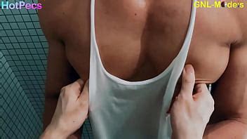 Caliente músculo asiático adorado en la ducha grandes pectorales nipple play XVIDEOS