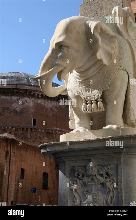 El Elefante y el Obelisco diseñada por Bernini Piazza Santa Maria