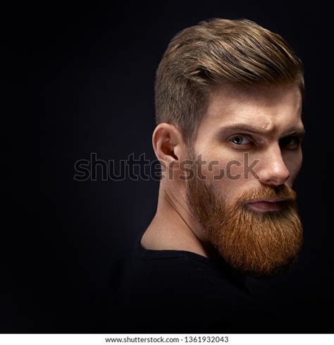 Categoría Handsome brutal man de fotos e imágenes Shutterstock