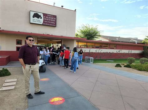 Calexico Welcomes Back 8,300 Students - Calexico Chronicle