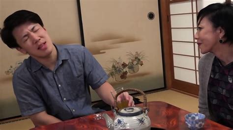 They Fuck A Tattooed Mature Woman