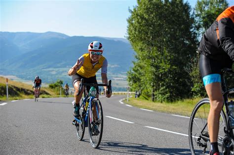 Més de 1000 ciclistes a la carretera celebren la VI Alp Cerdanya Cycle