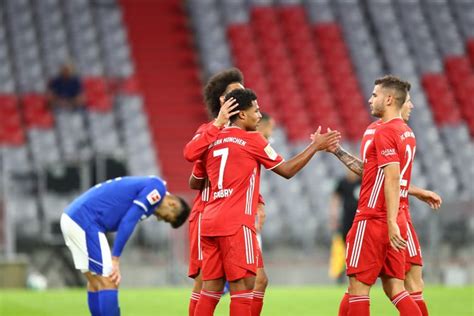 Bayern Zerlegen Schalke Zum Auftakt Der Deutschen Bundesliga Deutsche