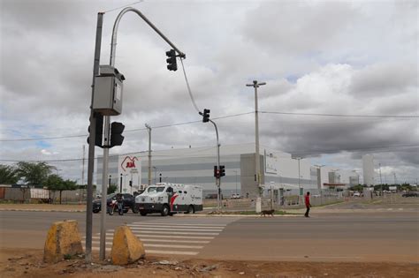 Dnit Instala Radar Na Br E Sem Foro Do Ju Garden Shopping Ser