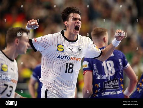 Julian Koster Della Germania Jubelt Zum Schluss Germania Vs Islanda Ehf