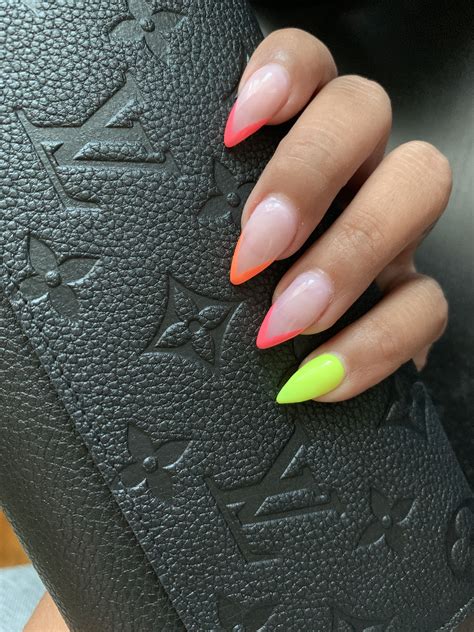 Esmalte Neon 30 Ideias Sensacionais Para Destacar As Unhas Artofit