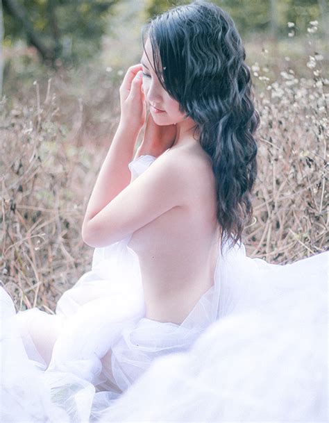 Thi U N Tu I Ch P Nh Nude Khoe Th N