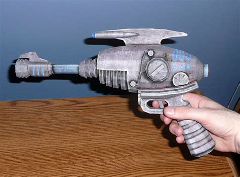 fallout  alien blaster papercraft paperized crafts