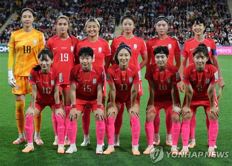 기념촬영하는 여자 축구 대표팀 연합뉴스