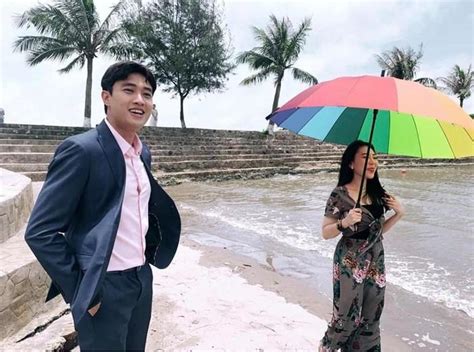 Hot girl Hải Phòng trong Về nhà đi con bị đồn đi khách sao