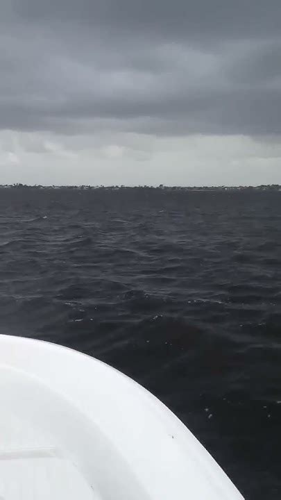 21 Chaos Tarpon Bay Flats Boat Running In Rough Water Youtube