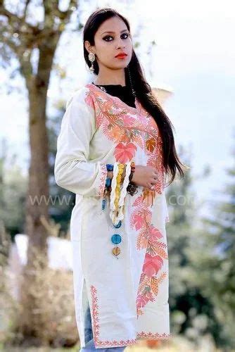 White Aari Work Kurti With Blooming Multi Colored Aari Work Bail Design ...