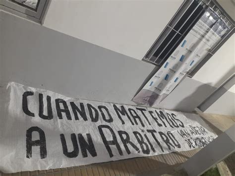 Los Árbitros En Alerta El Amenazante Mensaje Que Apareció En La Cancha De Quilmes Tn