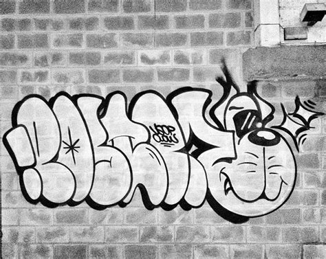 21 Best Graffiti Throwies Images On Pinterest Graffiti Tagging