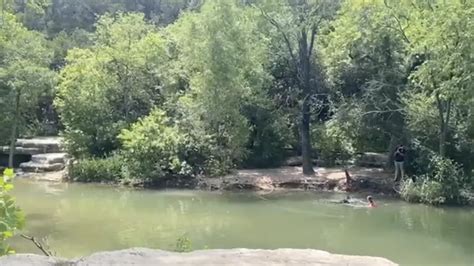 Spicewood Valley Trail Este Sendero Cerca De Austin Cuenta Con Un Lago