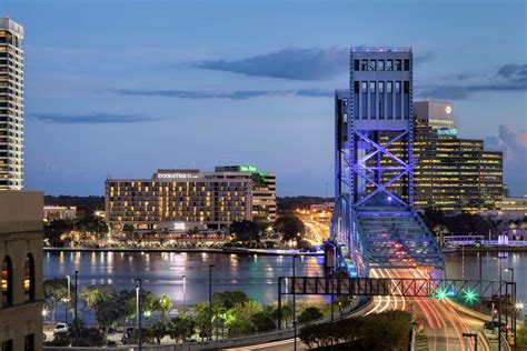 DoubleTree by Hilton Hotel Jacksonville Riverfront, 1201 Riverplace ...